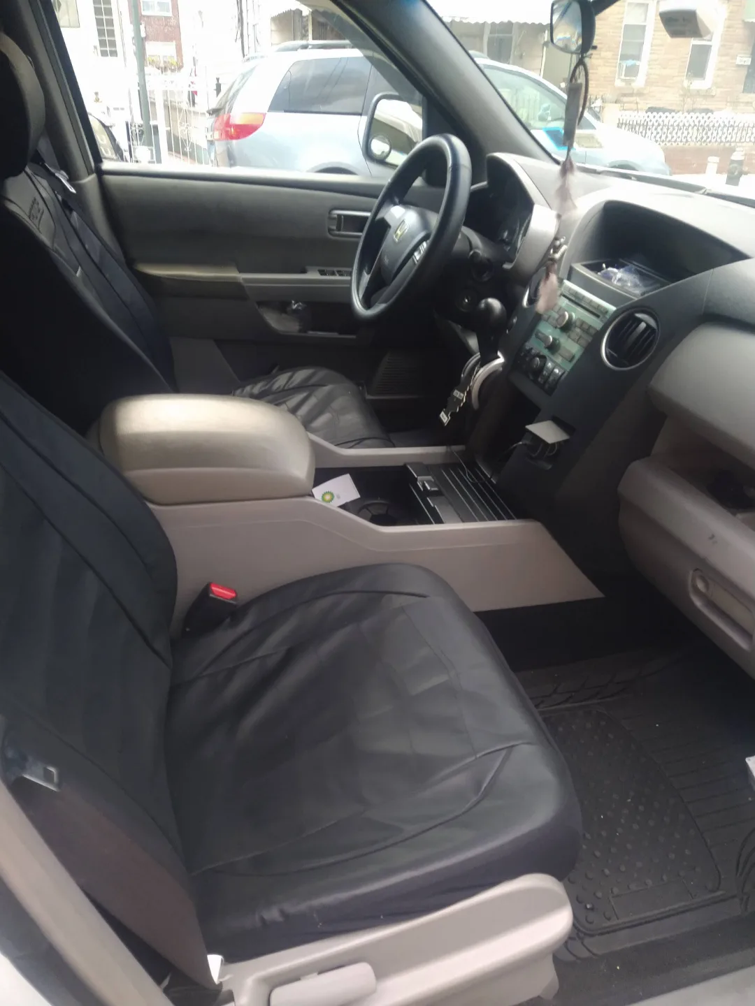 2009 Honda Pilot, one owner, 154,000 miles image indicator(3)