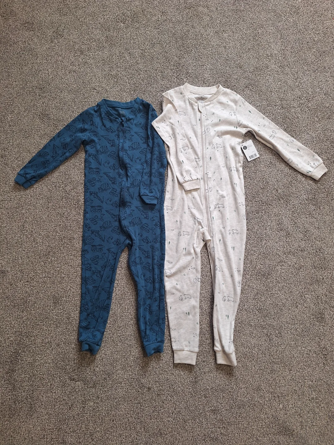 2x Carter's Baby Sleep & Plays Size 5T thumbnail