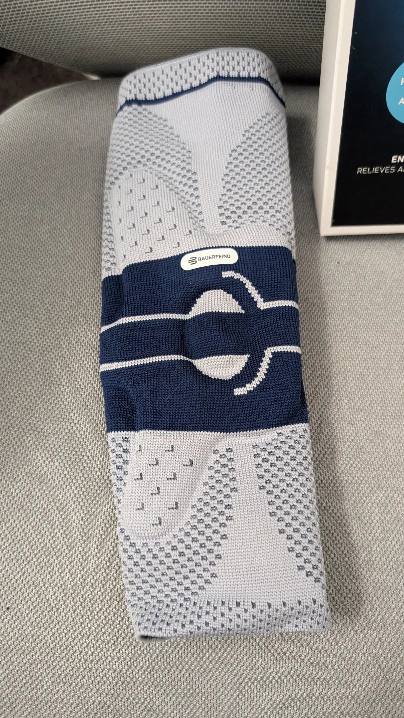 Bauerfeind GenuTrain A3 Knee Support image indicator(2)