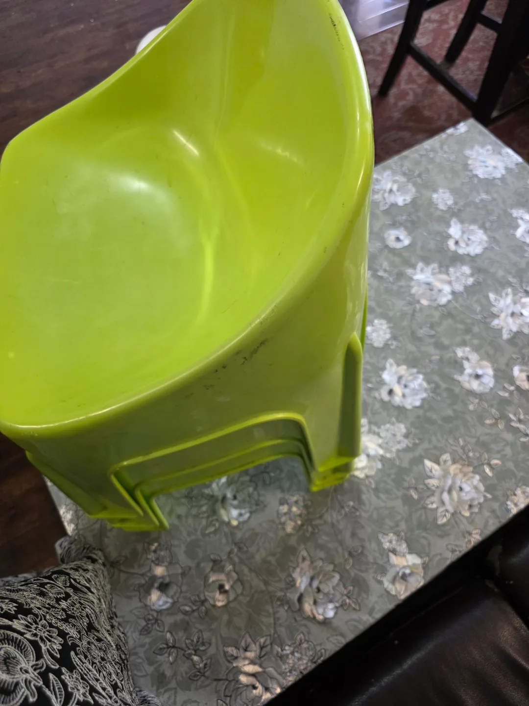 Bright Green Plastic Children's Chairs - Set of Two image indicator(2)