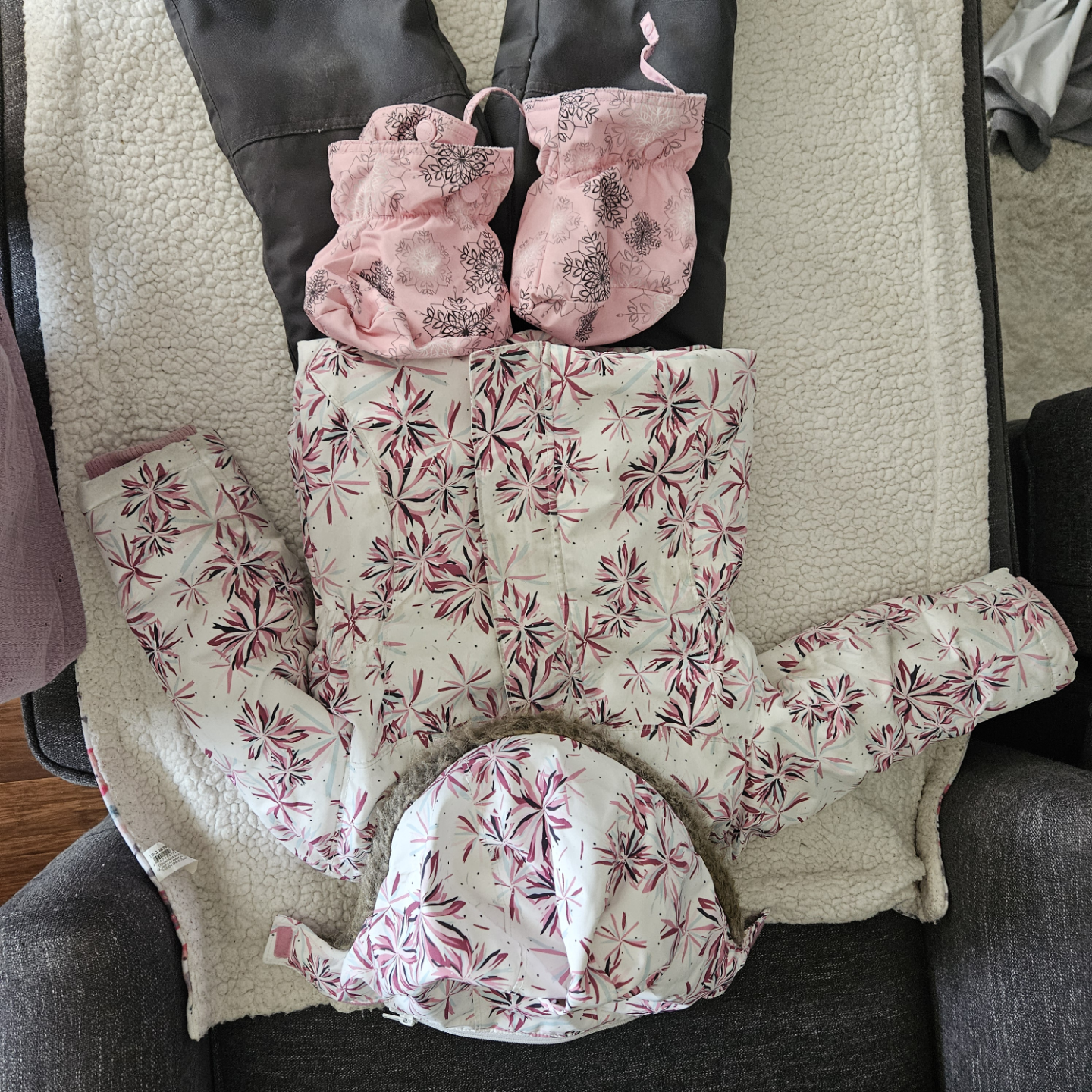 OshKosh B'gosh Girls' 3T Winter Snowsuit Set - photo 3