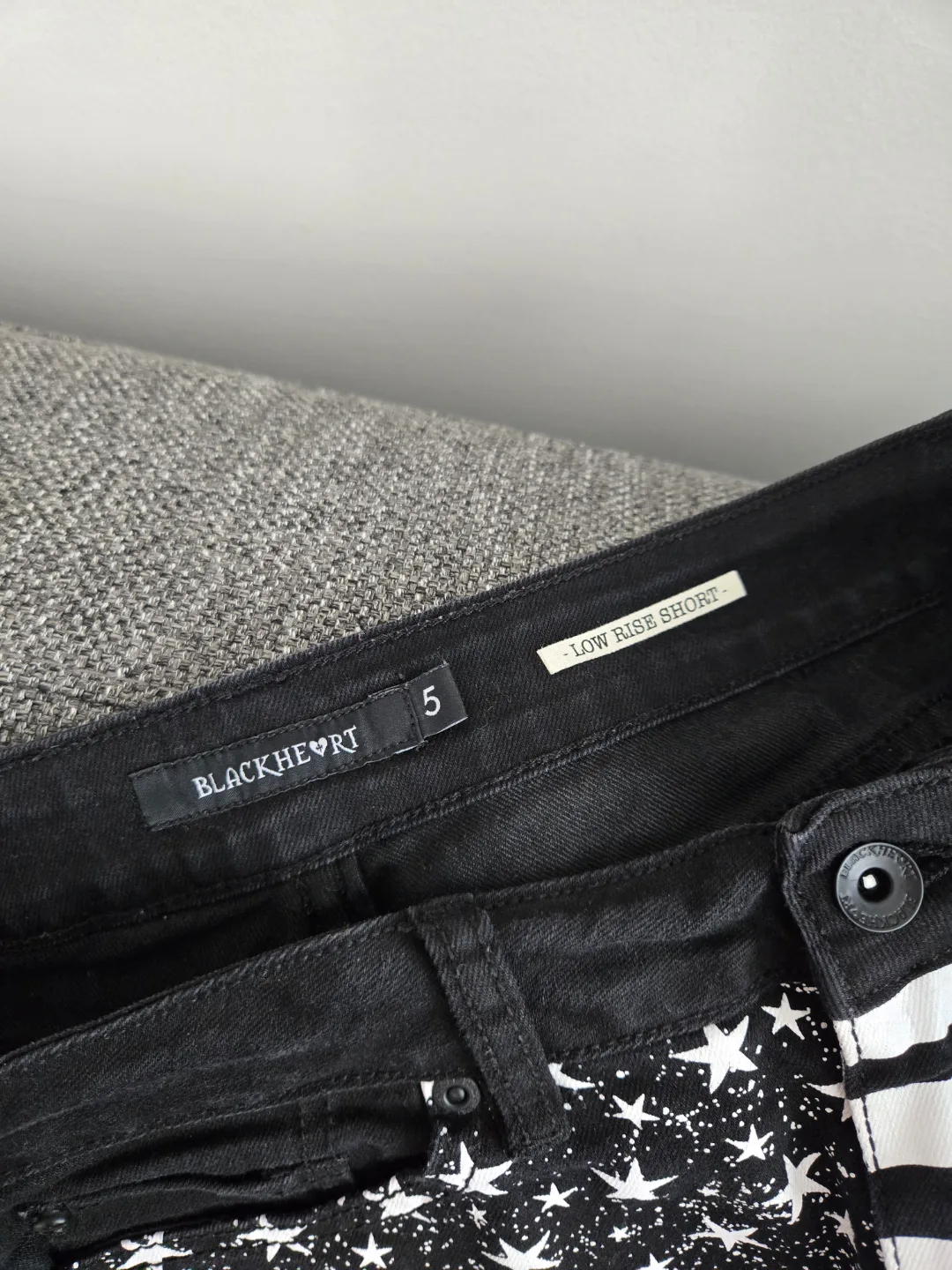 Cute Hot Topic shorts image indicator(3)