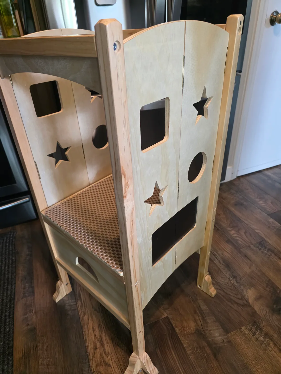 Wooden Toddler Learning Tower thumbnail