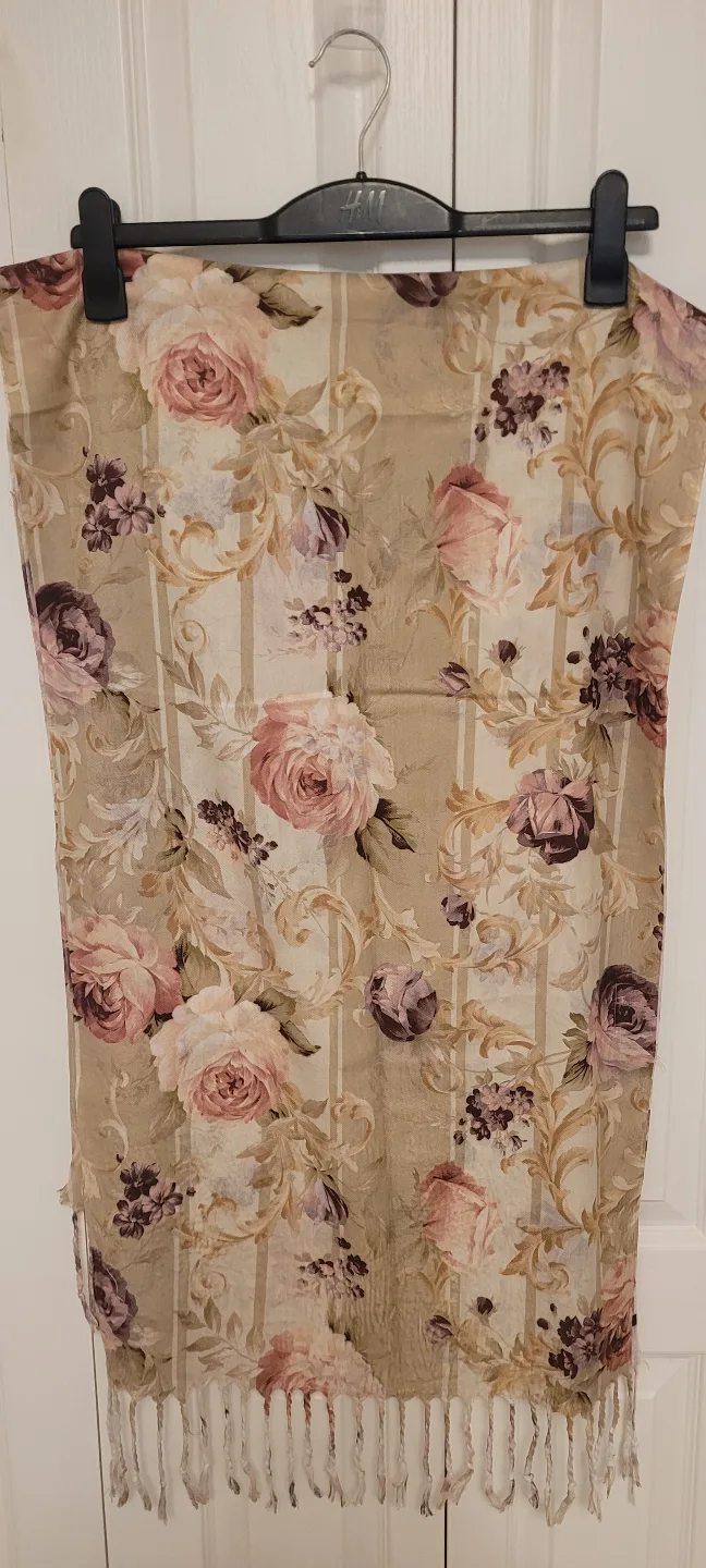 3 beautiful light shawls image indicator(3)