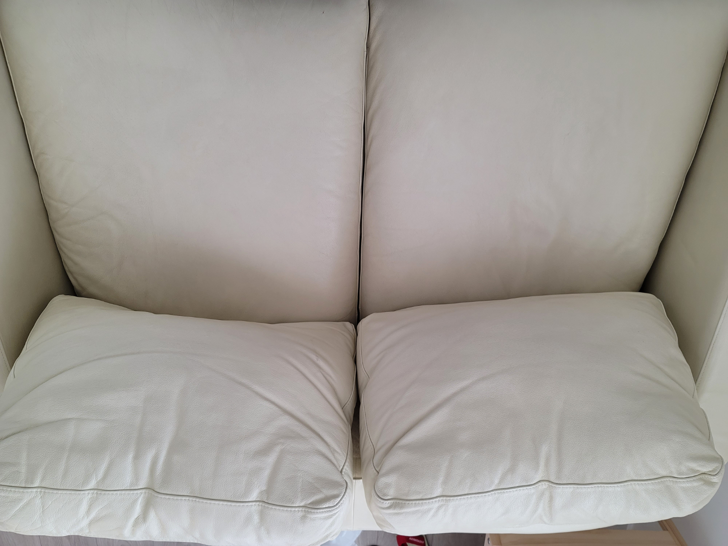 Italian cream color loveseat sofa - photo 2
