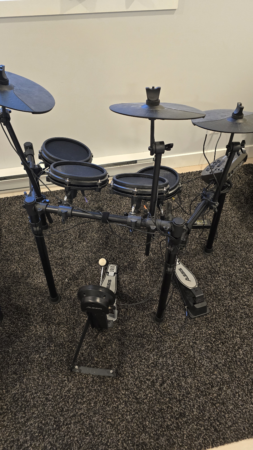 Alesis Nitro Mesh Electronic Drum Kit