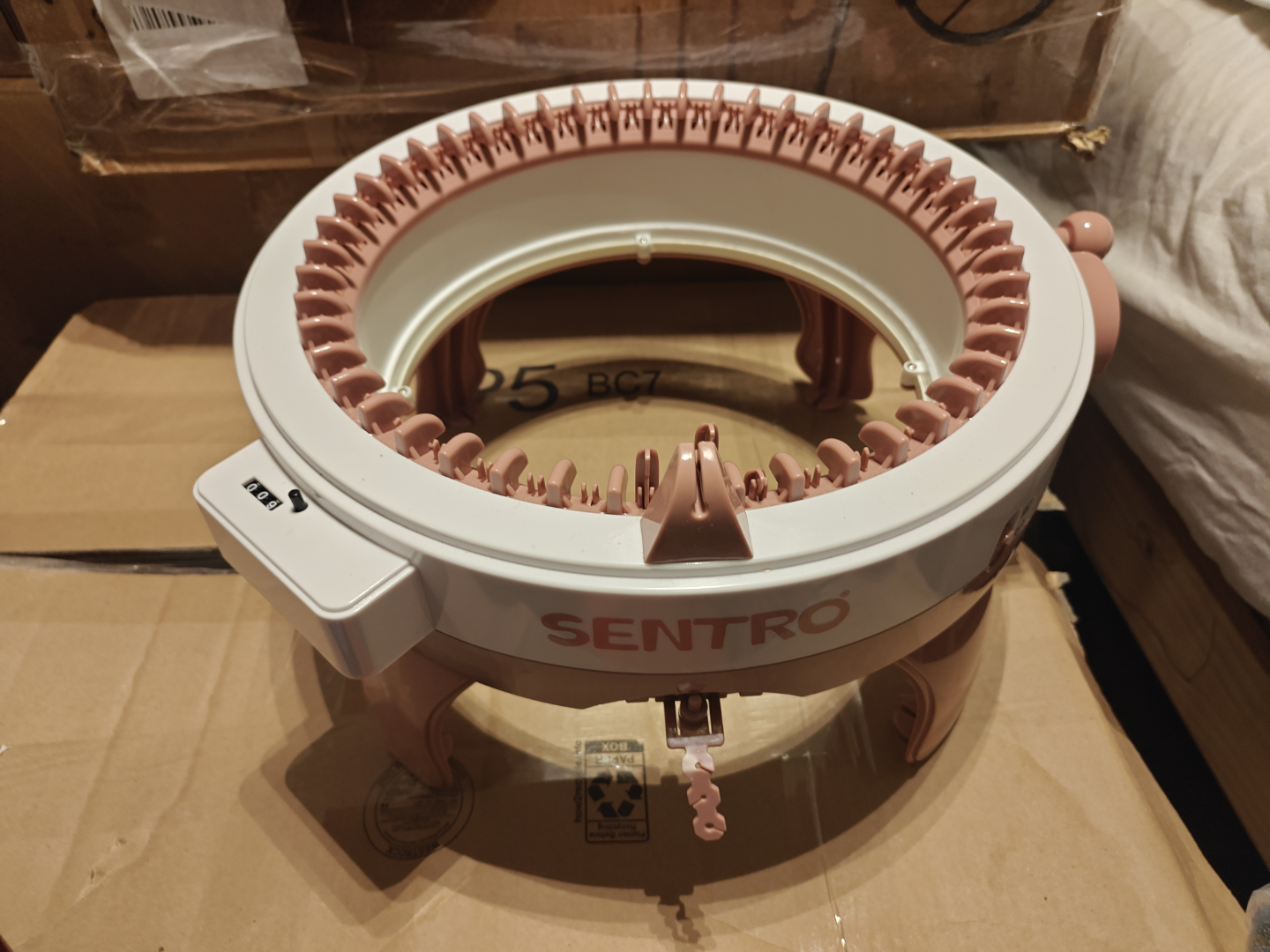 Sentro Knitting Machine