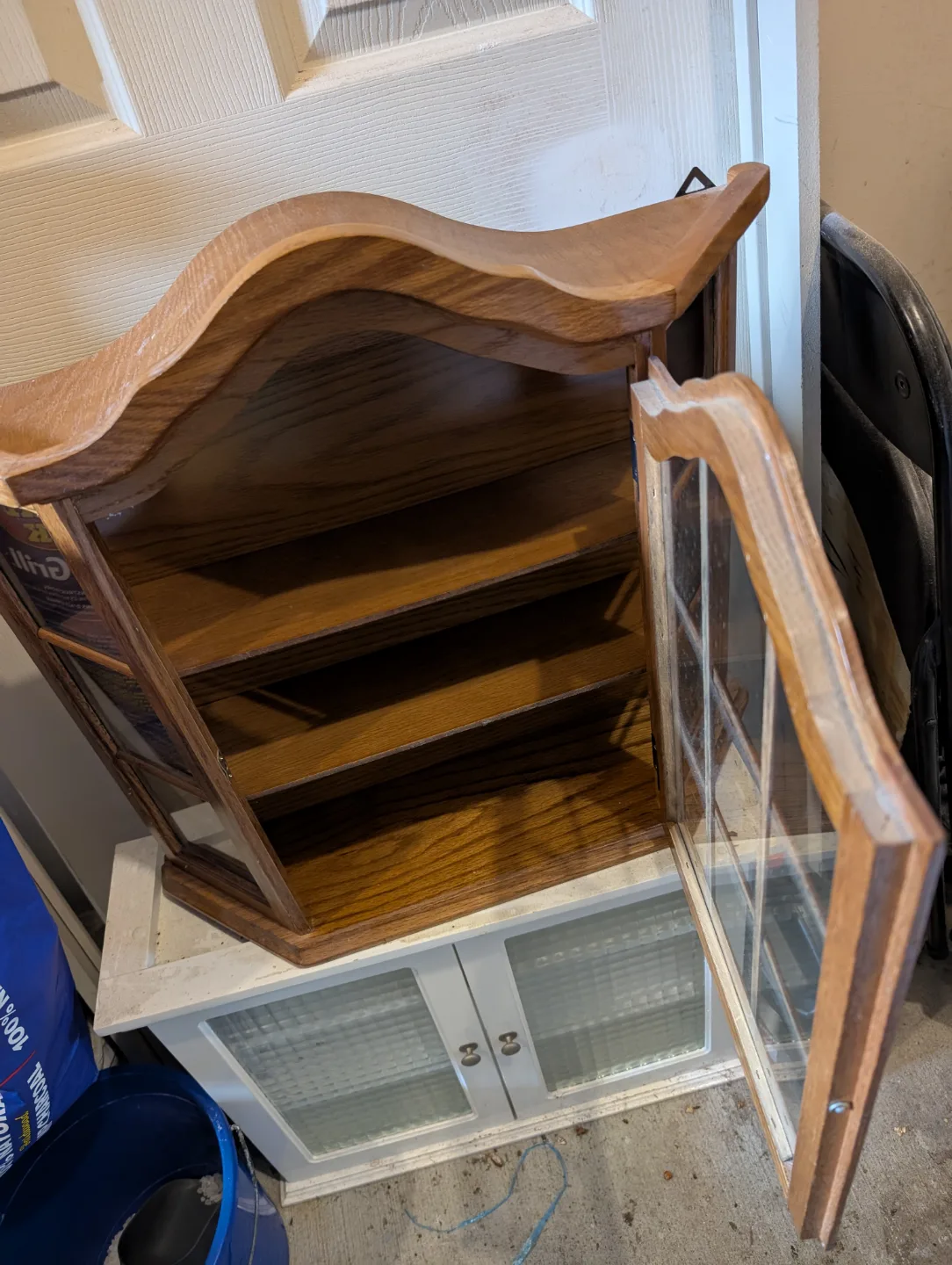 Wooden Wall-Mounted Curio Cabinet with Shelves image indicator(3)