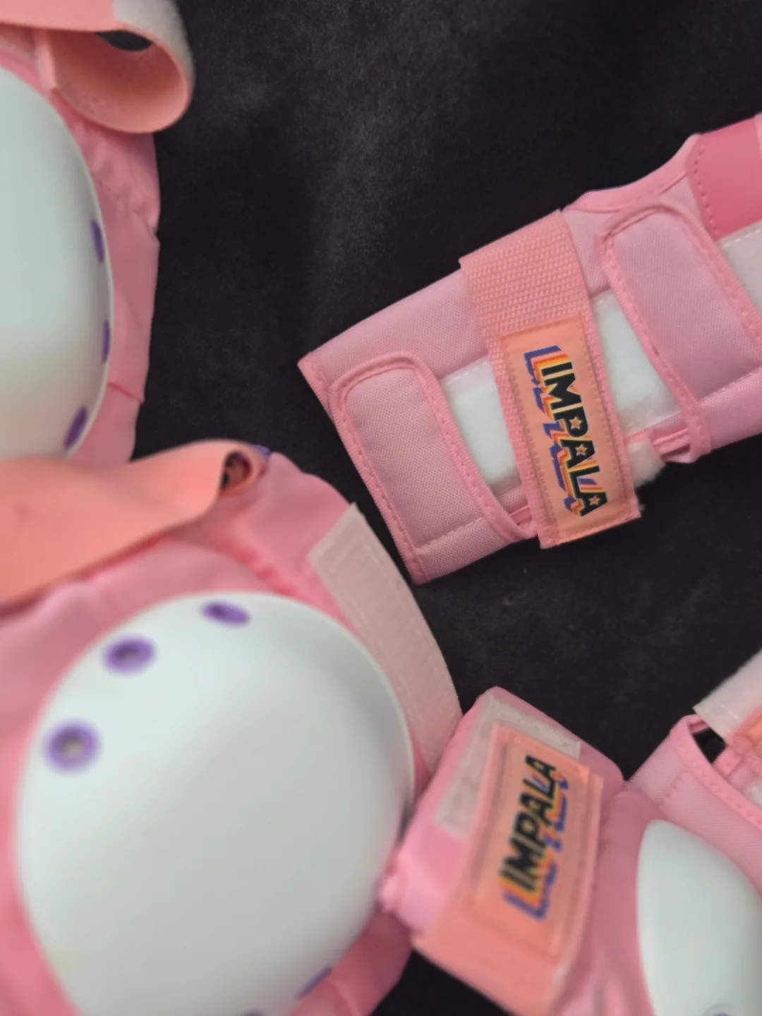 Cute Impala Rollerskating Protective Gear Set in Pink image indicator(3)