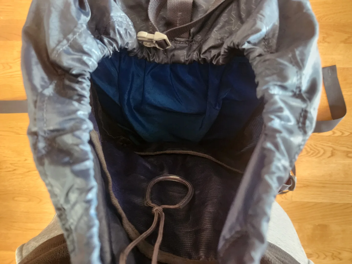 (Unused) Gregory Stout 30 Hiking Backpack image indicator(4)