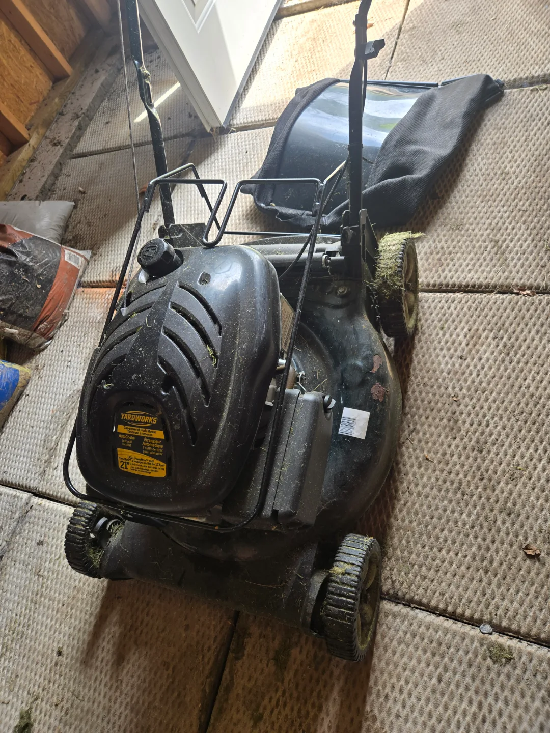 Yardworks 21" Gas Push Lawn Mower 🧡 image indicator(3)