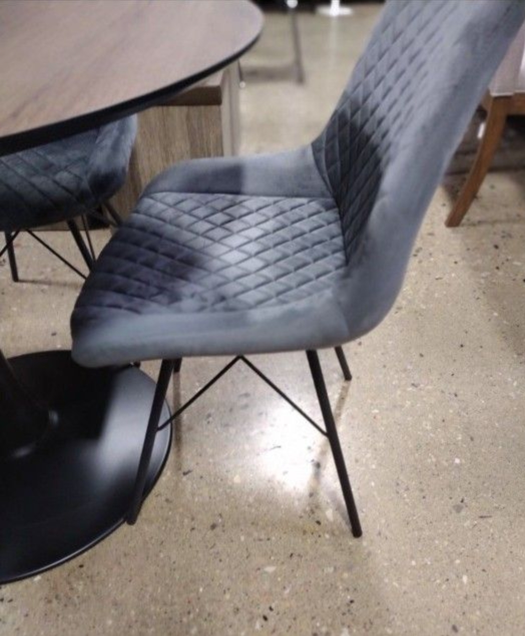 Beautiful Gray 5 Pc Farmhouse Dining Set (New) - photo 5