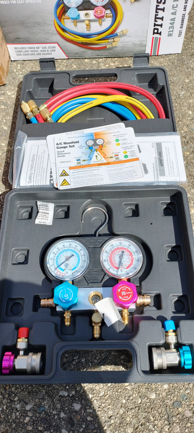 Pittsburgh A/C Manifold Gauge Set and Vevor Vacuum Pump - photo 4