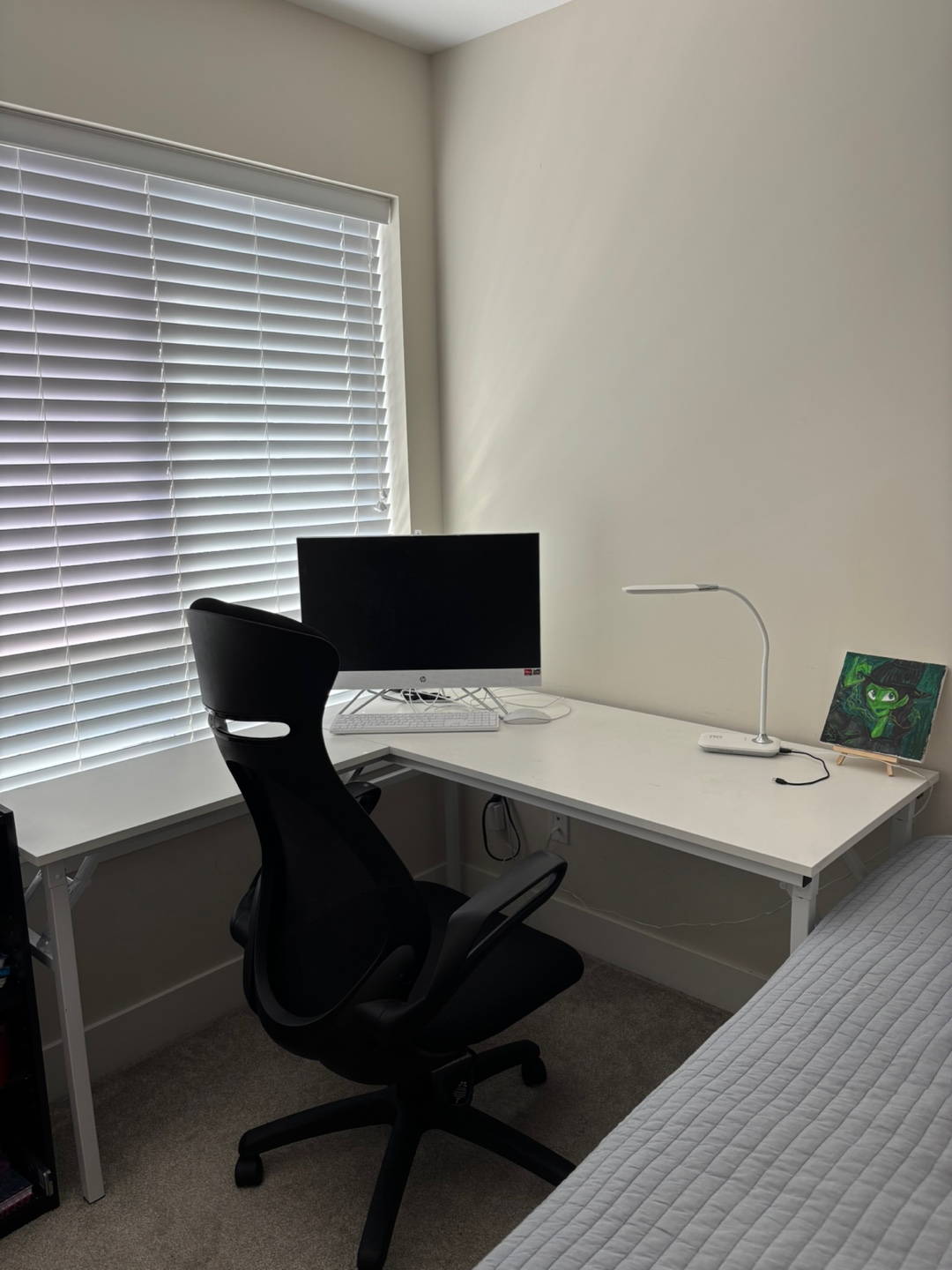 White L-Shaped Desk. - photo 2