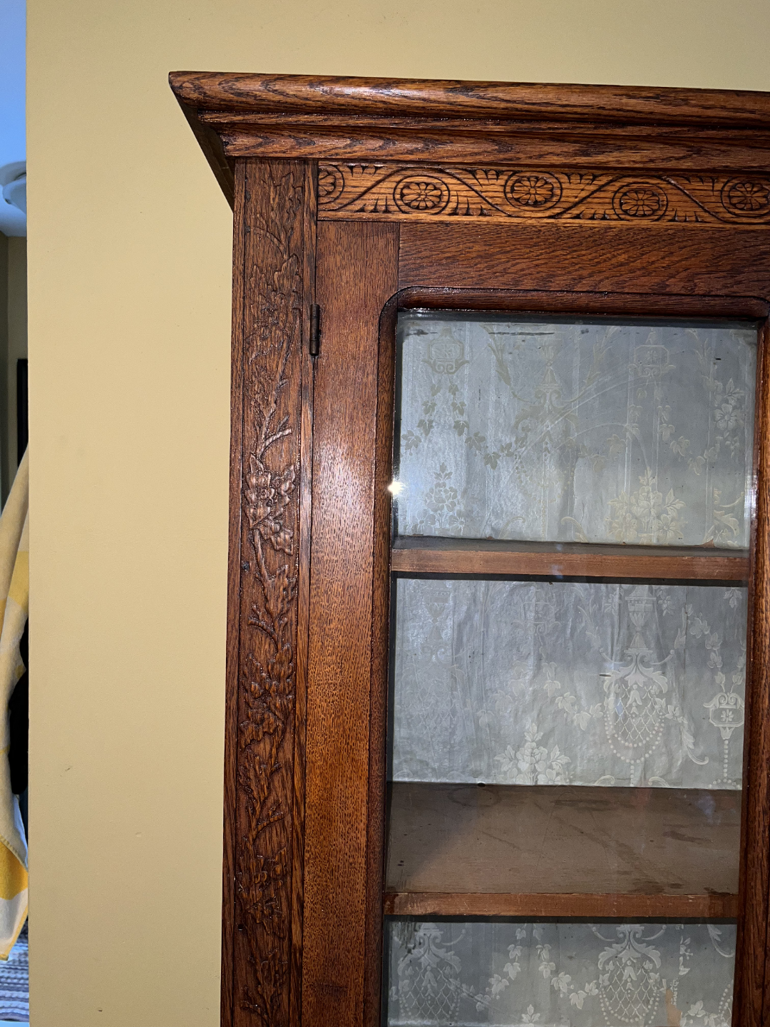 Granny Core! Antique Carved Oak China Cabinet - photo 4