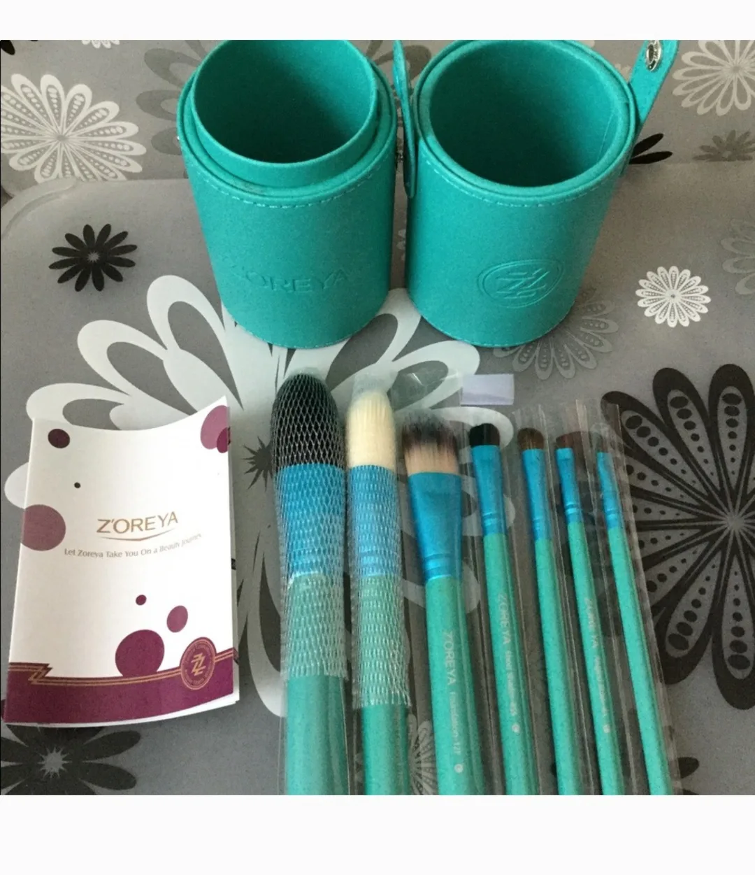 Zoreya Makeup Brush 7pc Set with Case image indicator(4)