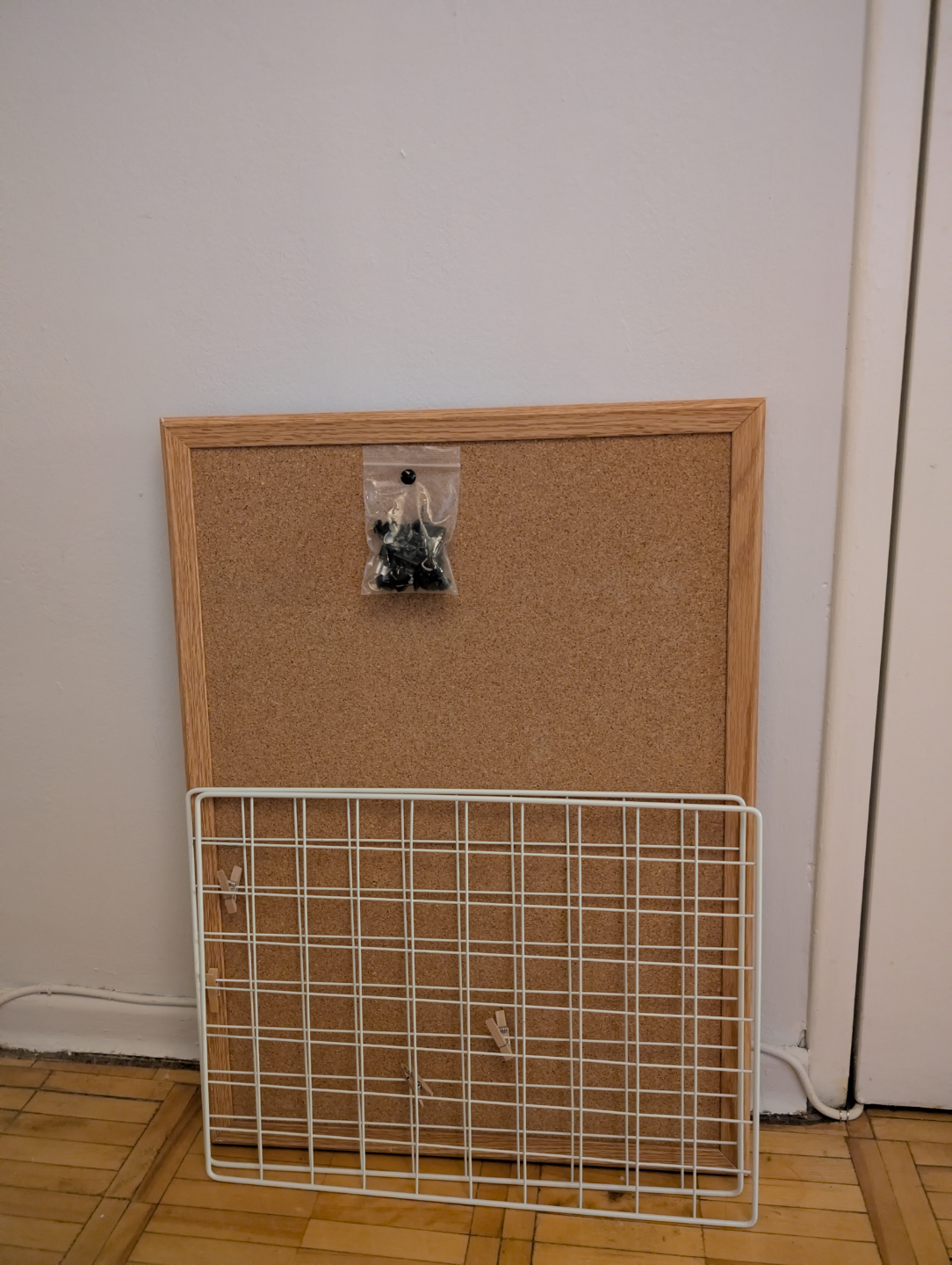 Corkboard with accessories