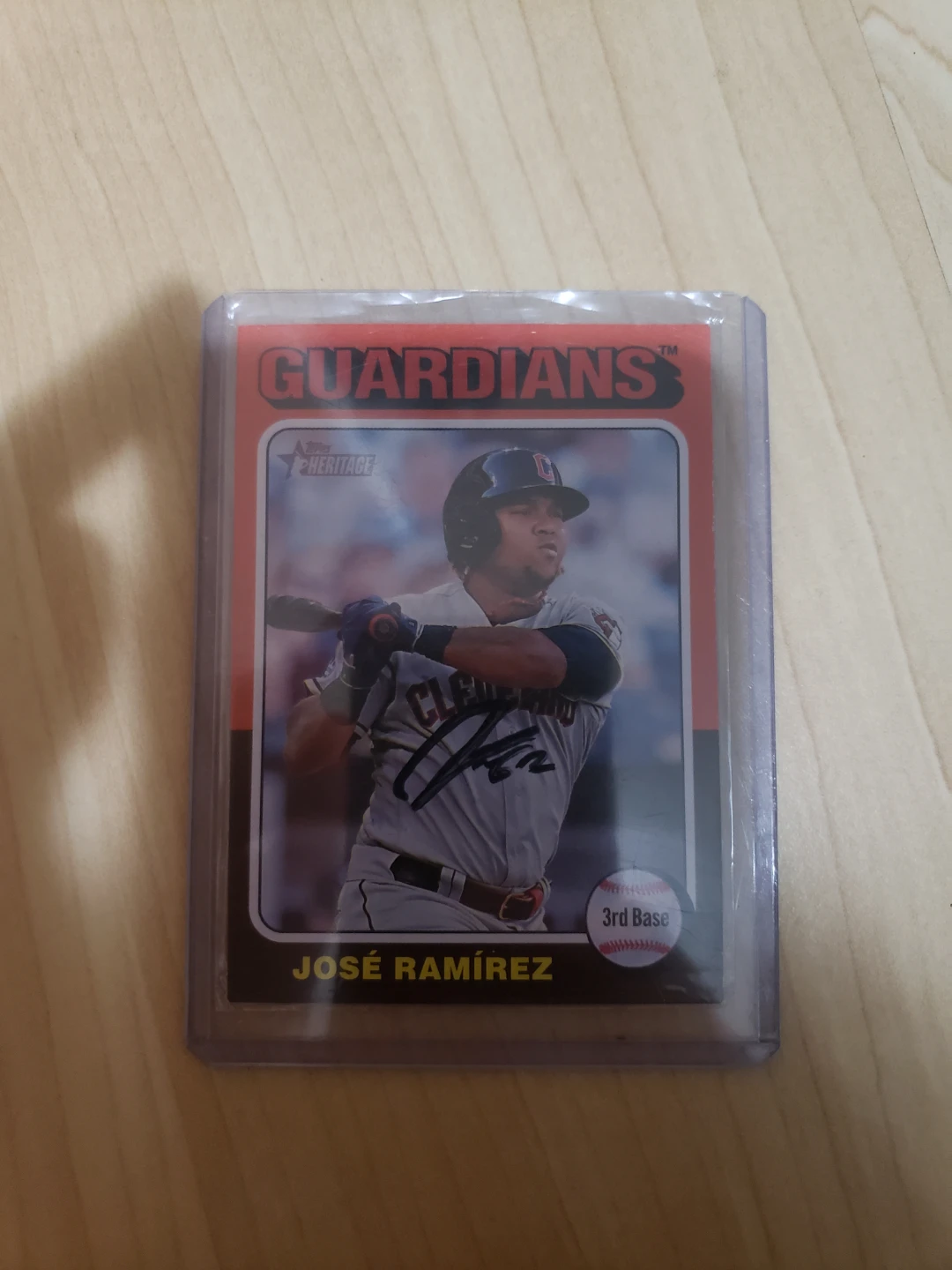 José Ramírez autographed baseball card 🏒