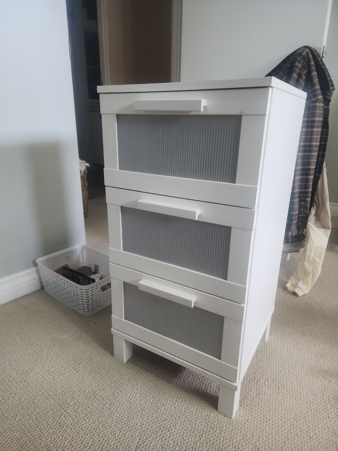 3-drawer bedside table - photo 2