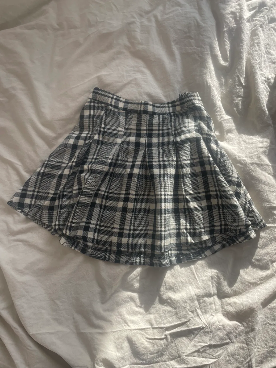 H&M Pleated Skirt thumbnail