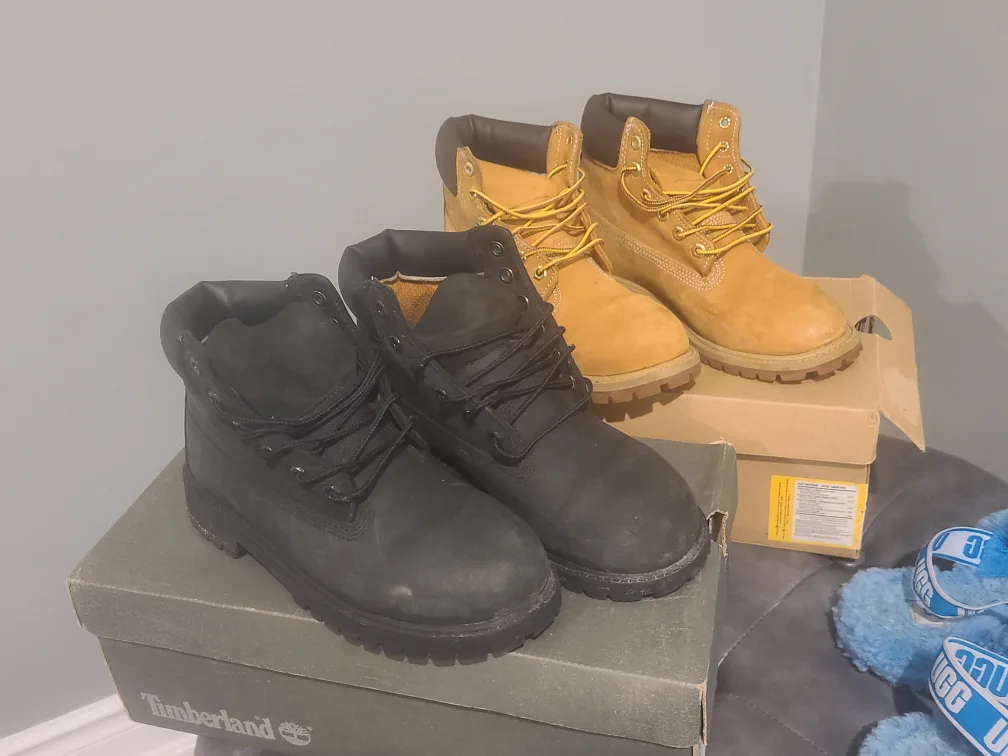🇨🇦 Jordan's Ugg Nike Adidas Timberland bundle - size 6 image indicator(3)
