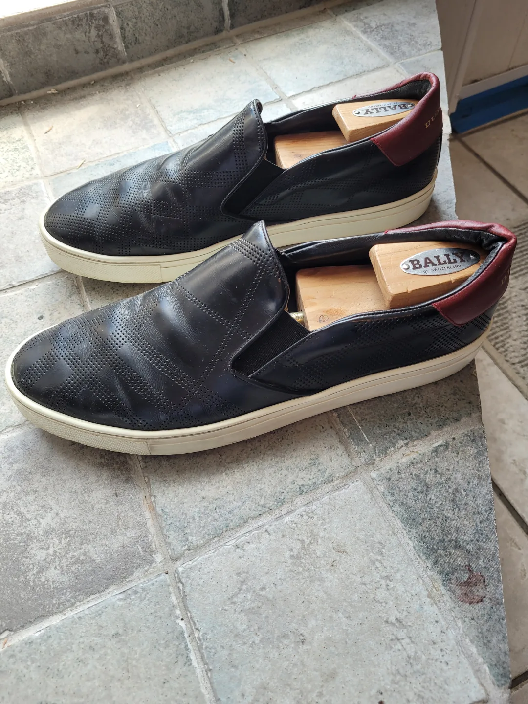 Mens Burberry slipons size 9 thumbnail