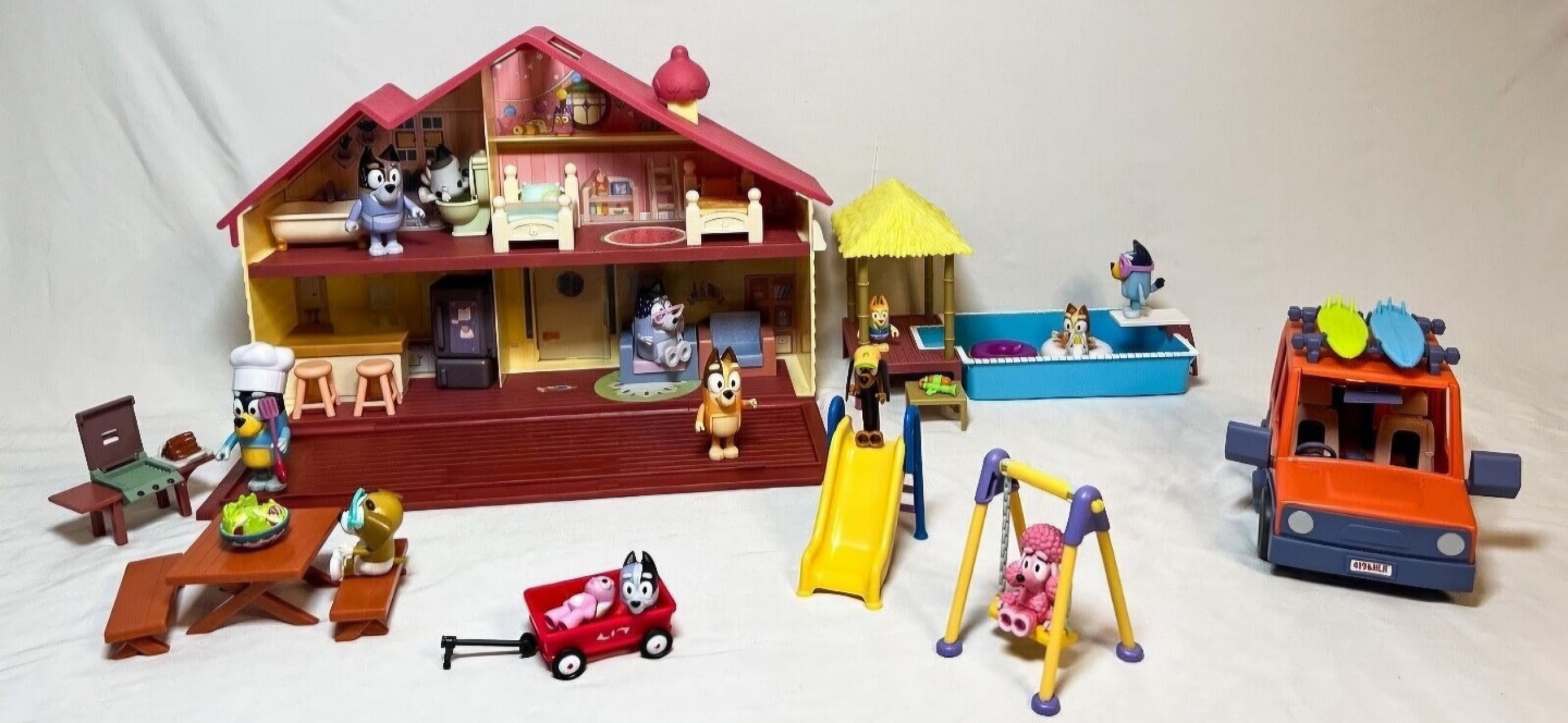 Bluey Playset with Figures and Accessories