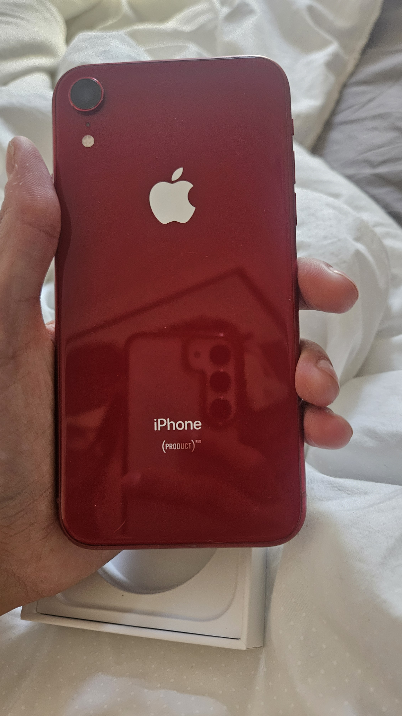 iPhone XR (PRODUCT)RED 64GB (USED)