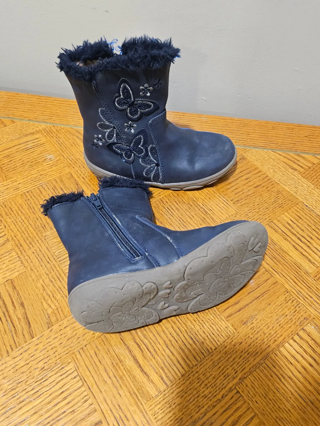 Girls' Size 6 Blue Boots with Butterflies thumbnail