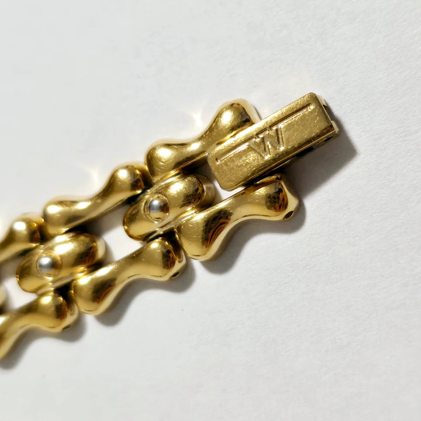 Wittnauer Ladies Gold and Black Quartz Watch image indicator(5)