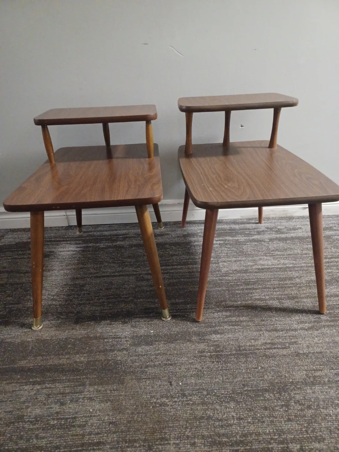 Mid-Century Modern Two-Tiered Nesting Tables image indicator(9)