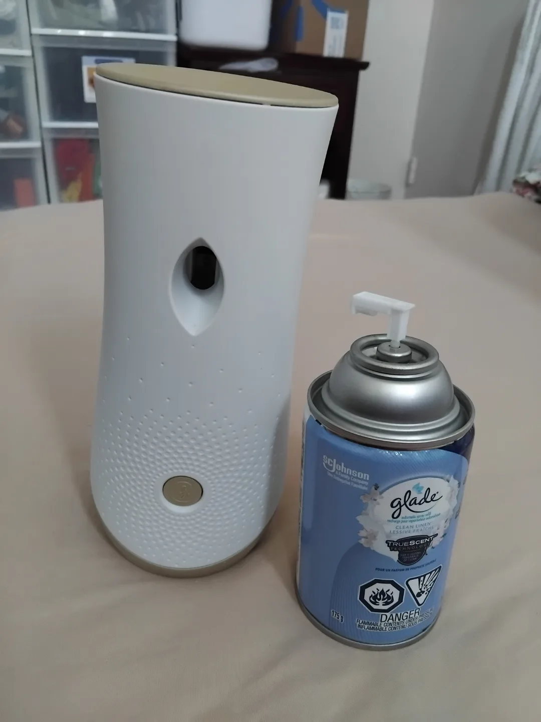 Glade Automatic Air freahener thumbnail