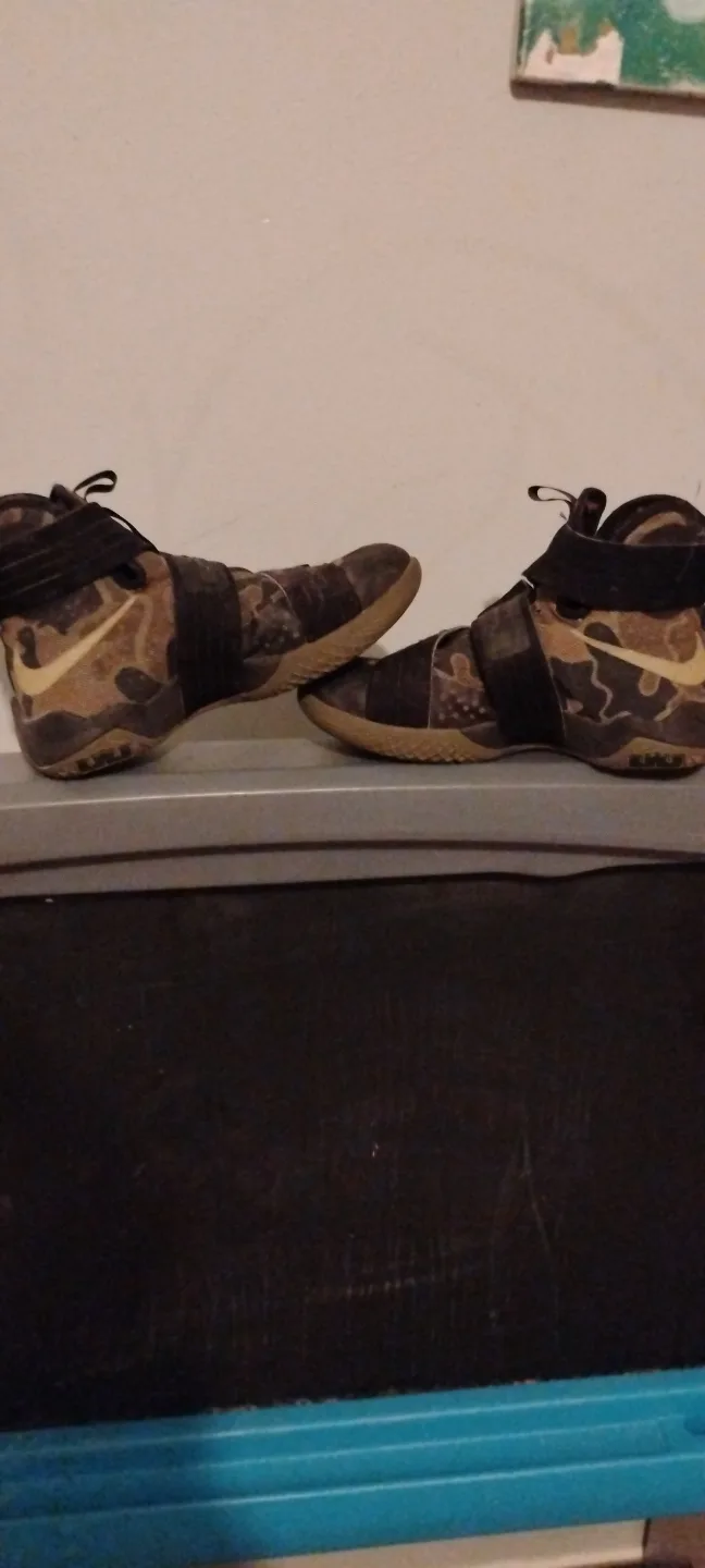 Nike LeBron Soldier 8 Camo Basketball Shoes thumbnail