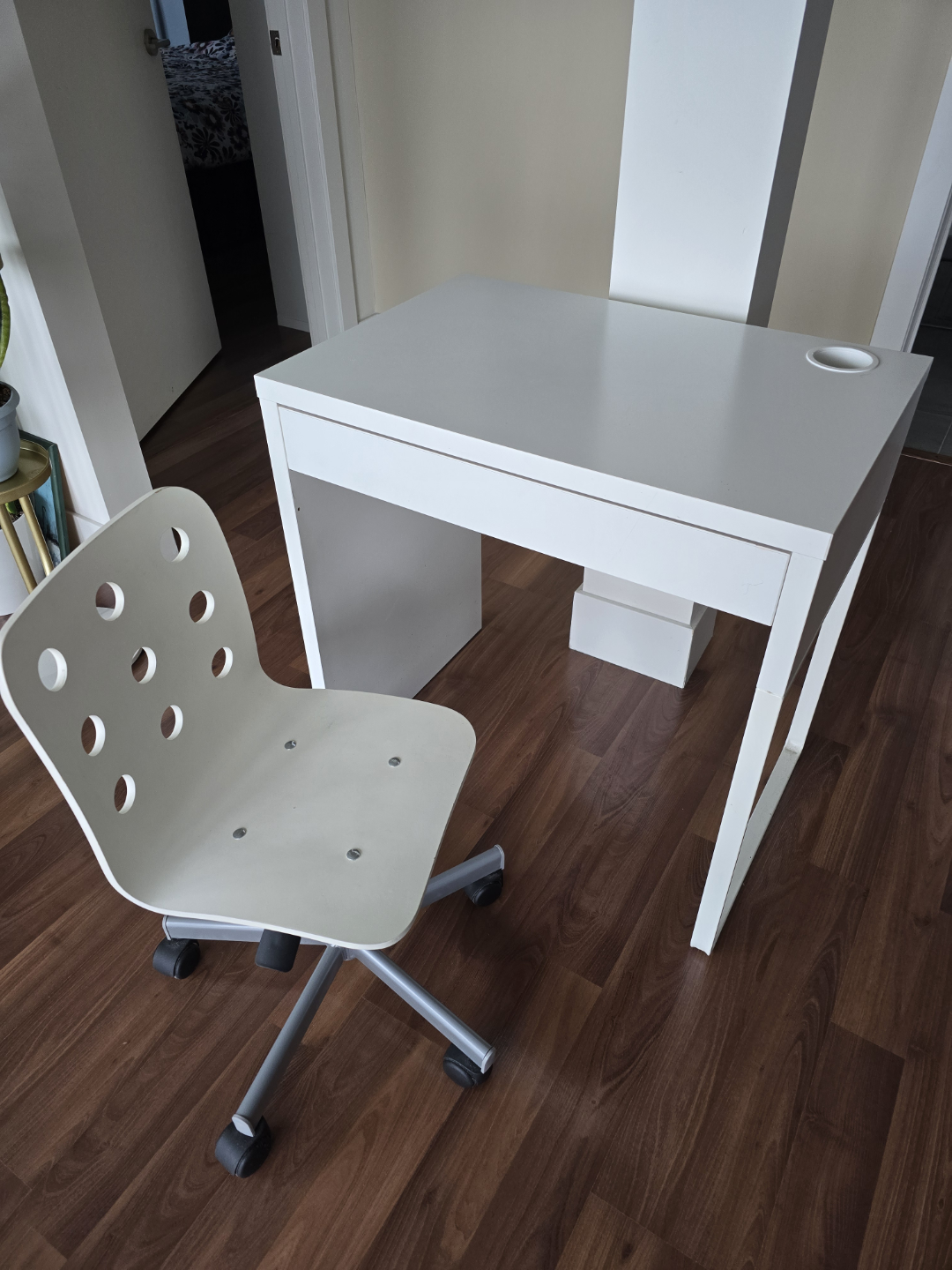 White Desk with Chair
