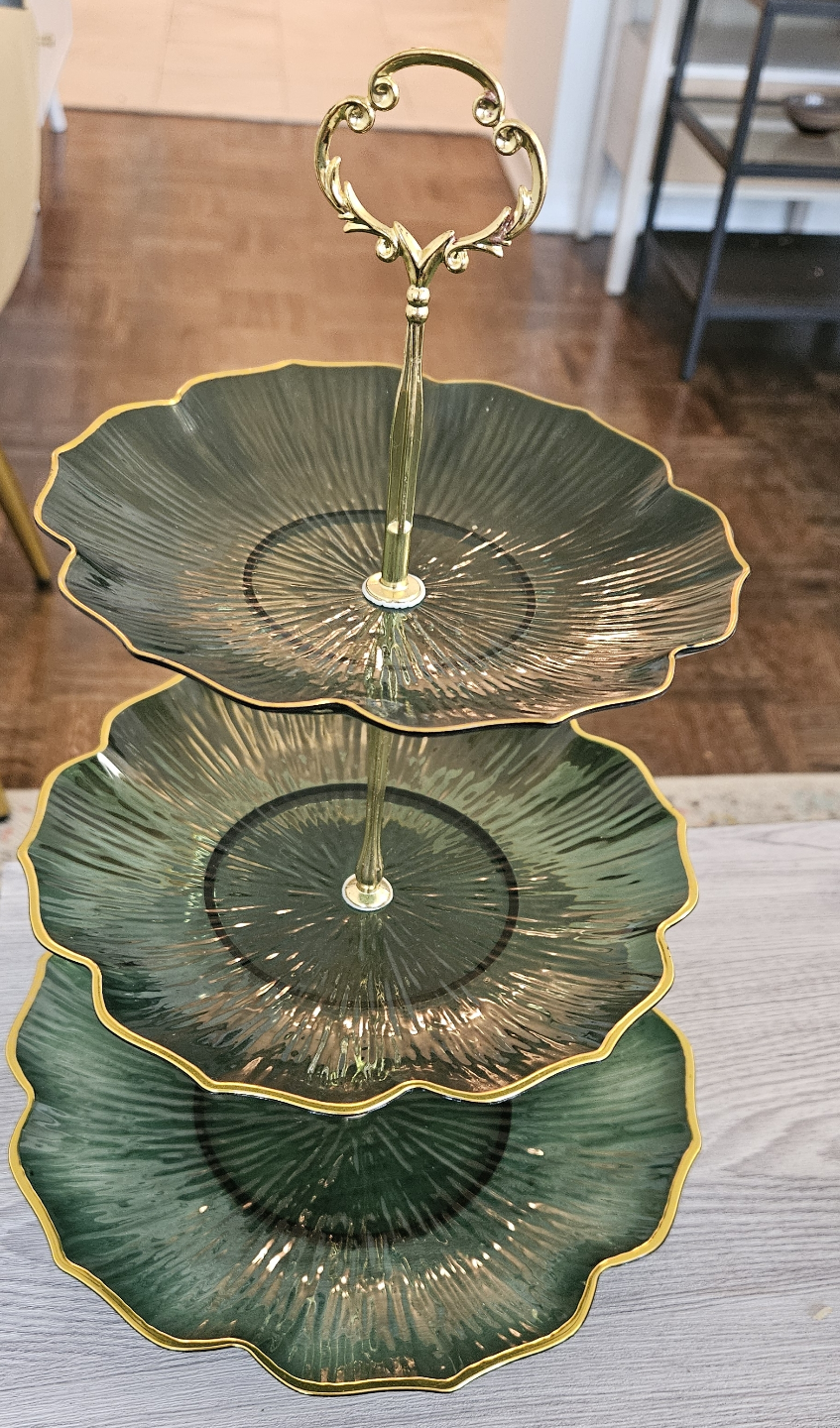 Elegant Three-Tiered Plastic Serving Stand - photo 2