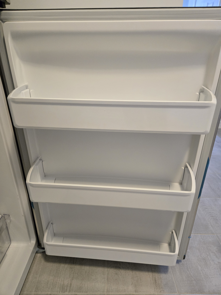 Frigidaire Top Freezer Refrigerator - Stainless Steel - photo 4
