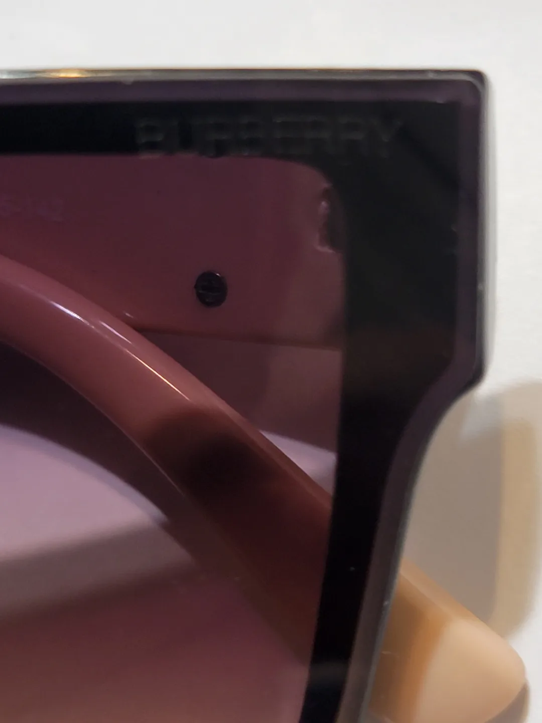 Burberry Sunglasses image indicator(2)