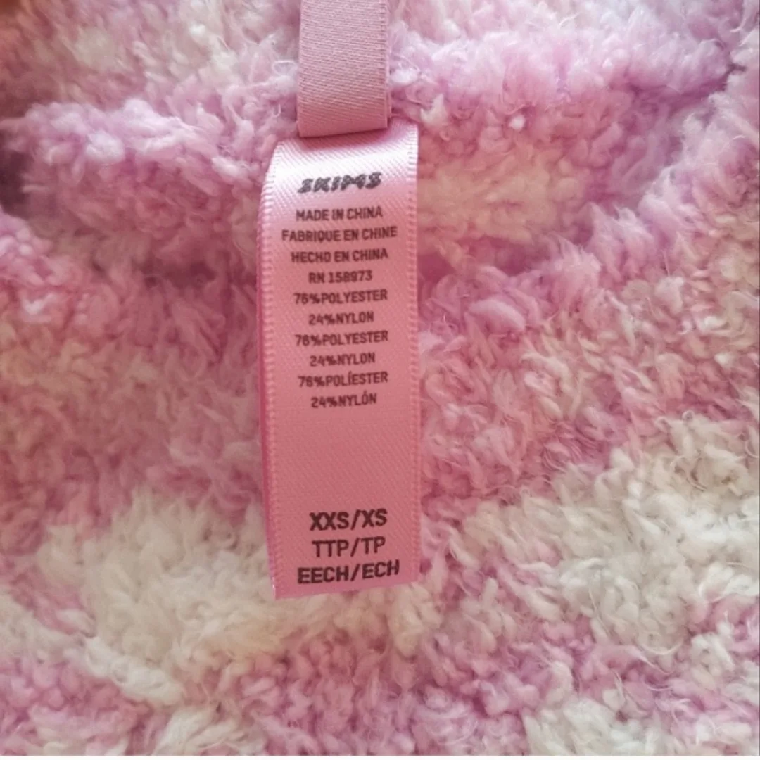 SKIMS Unisex Pink Petal Houndstooth Cozy Top image indicator(6)