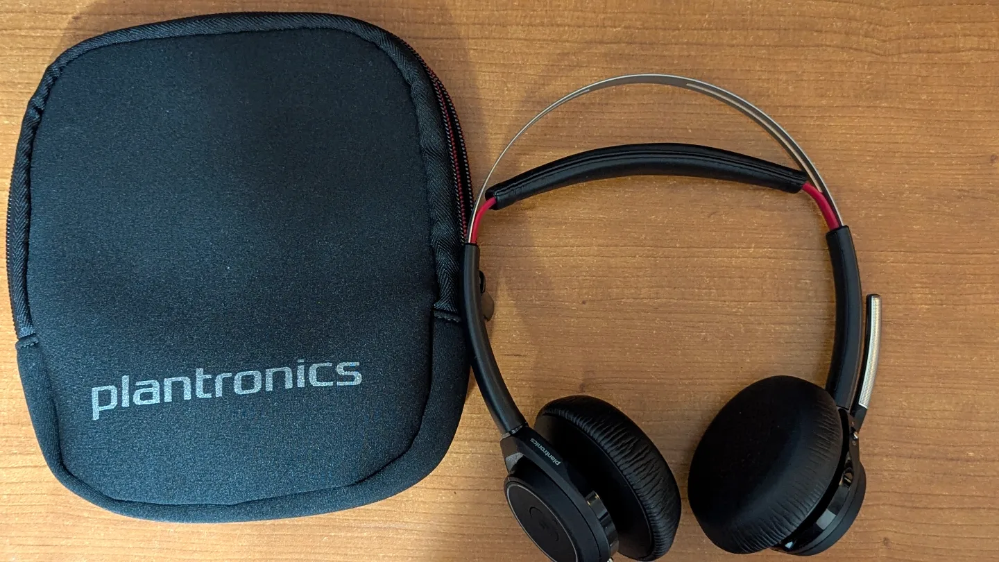 🧡 Plantronics Voyager 4200 UC Headset - Teams Version thumbnail