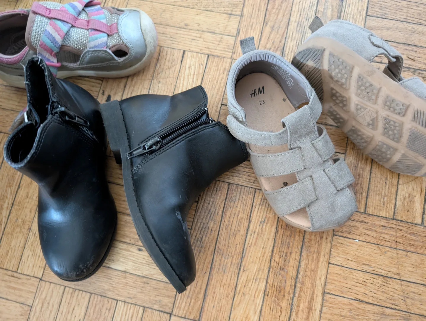 8 size kids shoes thumbnail