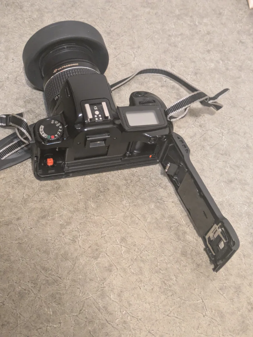 Canon EOS Rebel S Film Camera with Lens image indicator(3)