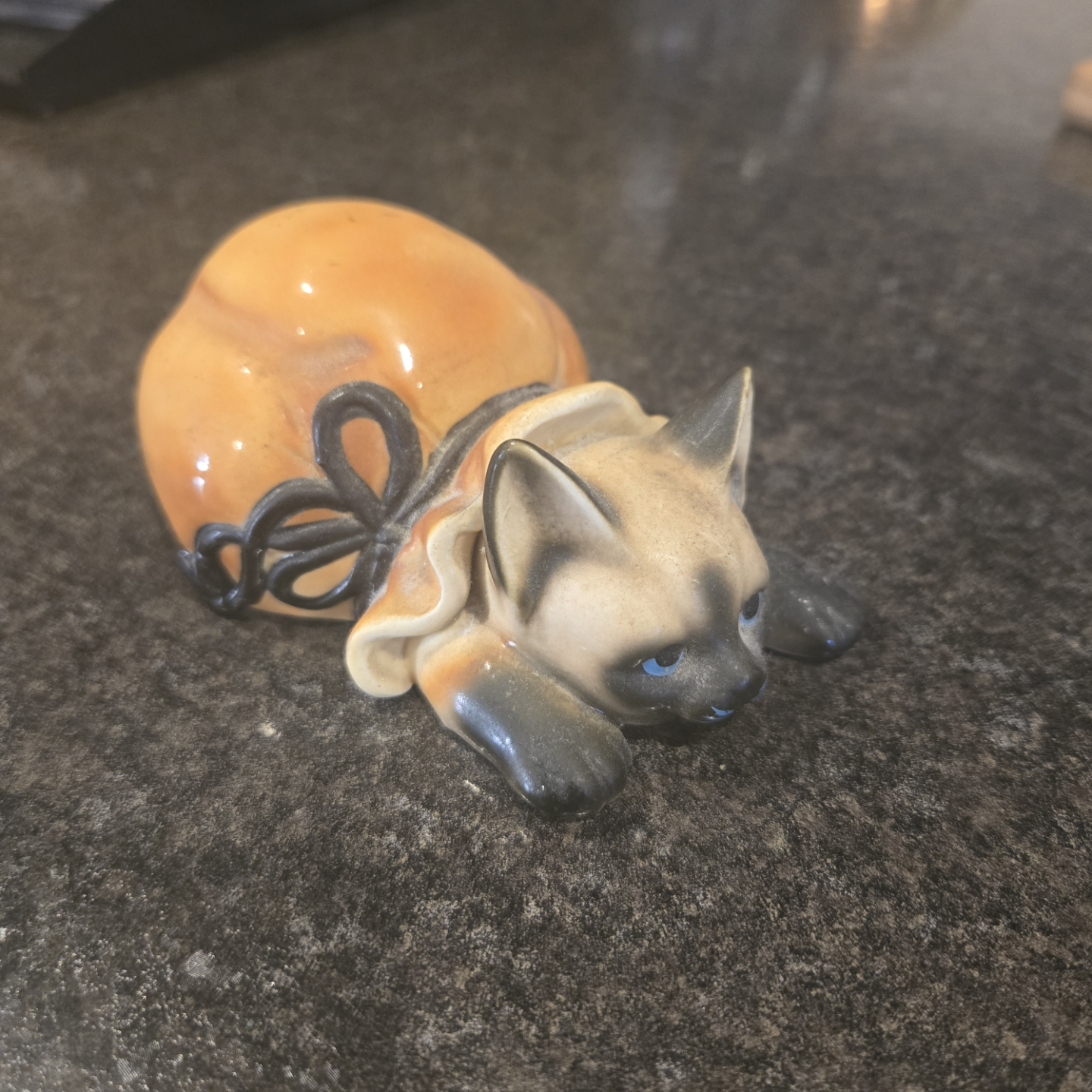 Vintage ENESCO Siamese Cat Figurine