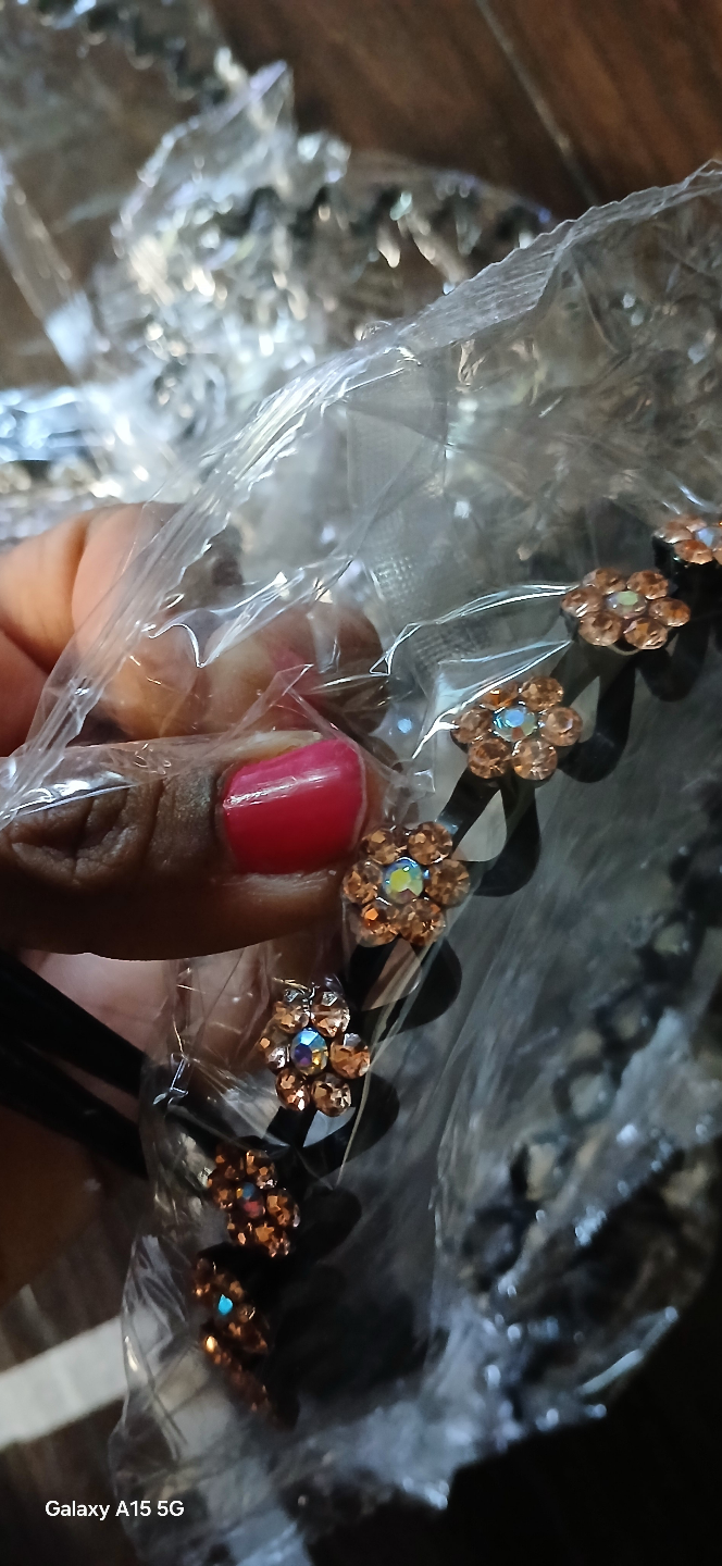Rhinestone Flower Hair Bands - photo 3