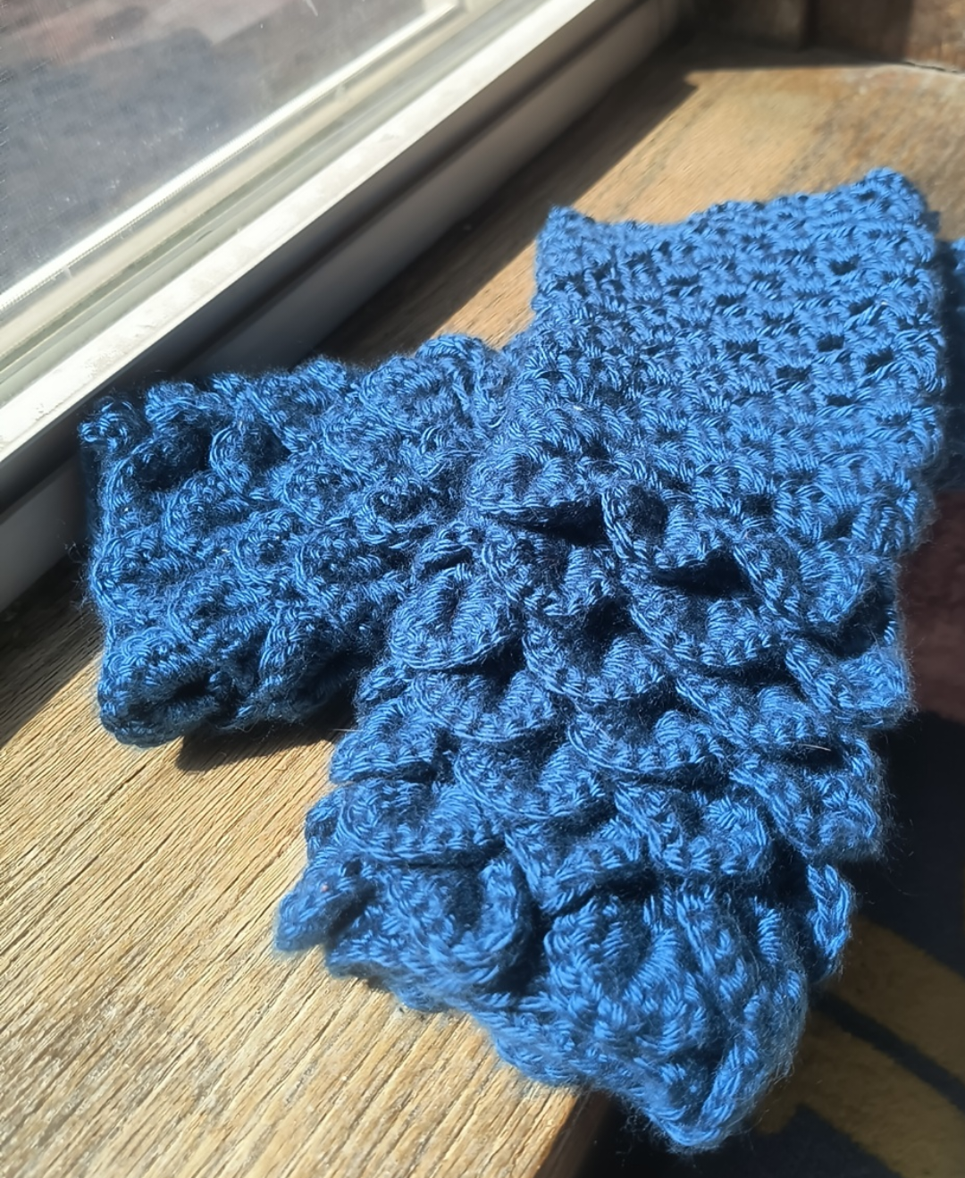 Handmade Crochet - Scaled Fingerless Gloves - photo 3