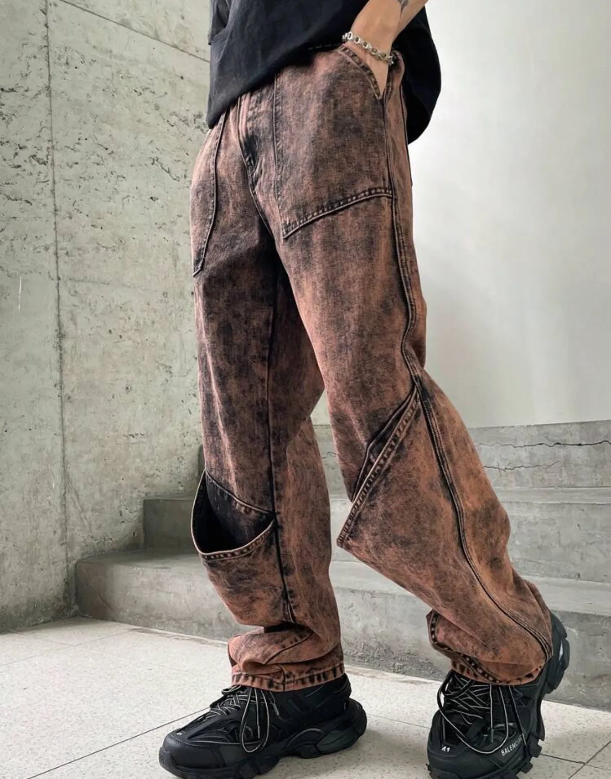 Fashion Washed Straight-Leg Jeans thumbnail