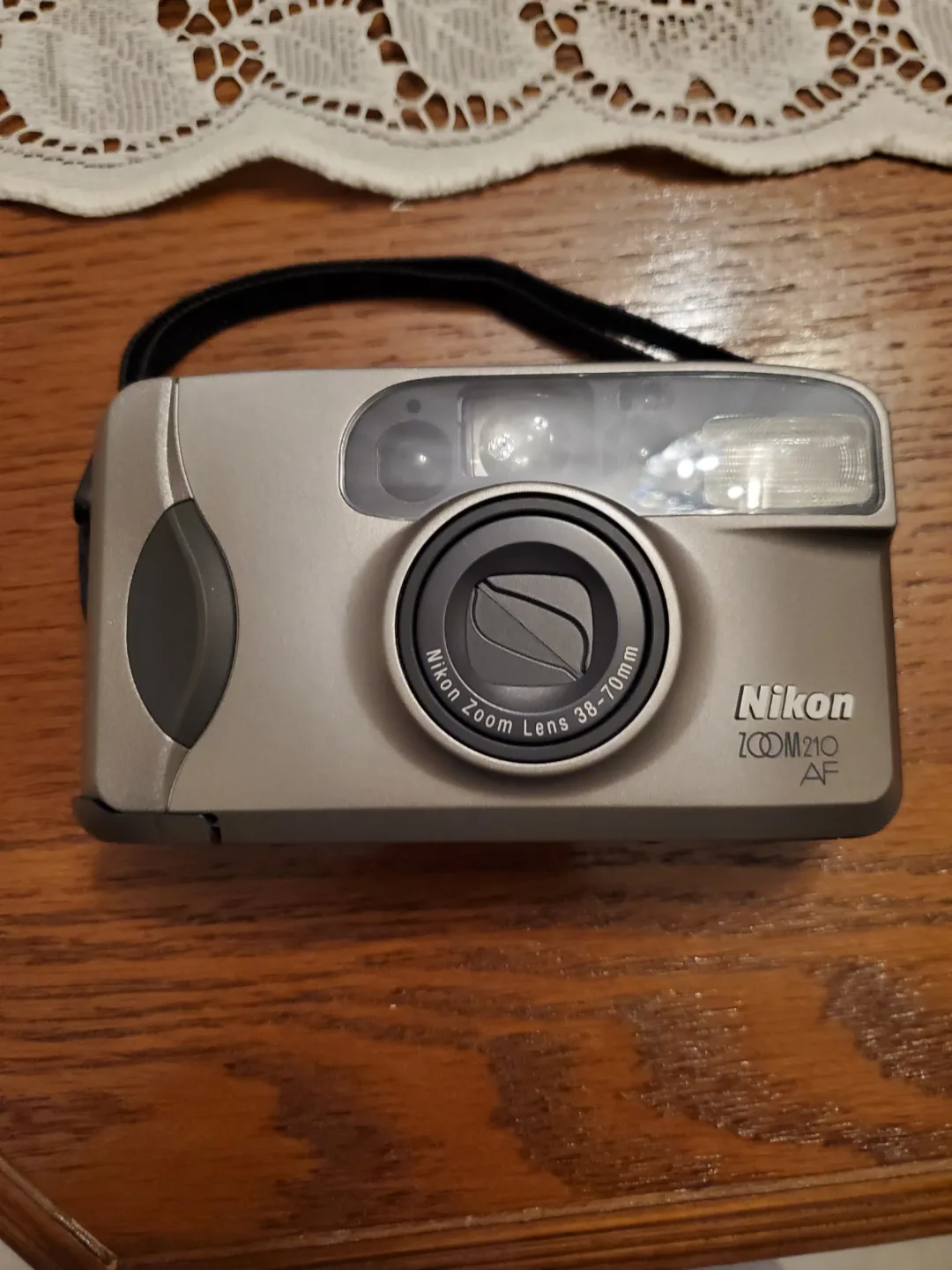 Nikon Zoom 210 AF 38-70mm Film Camera with Case thumbnail