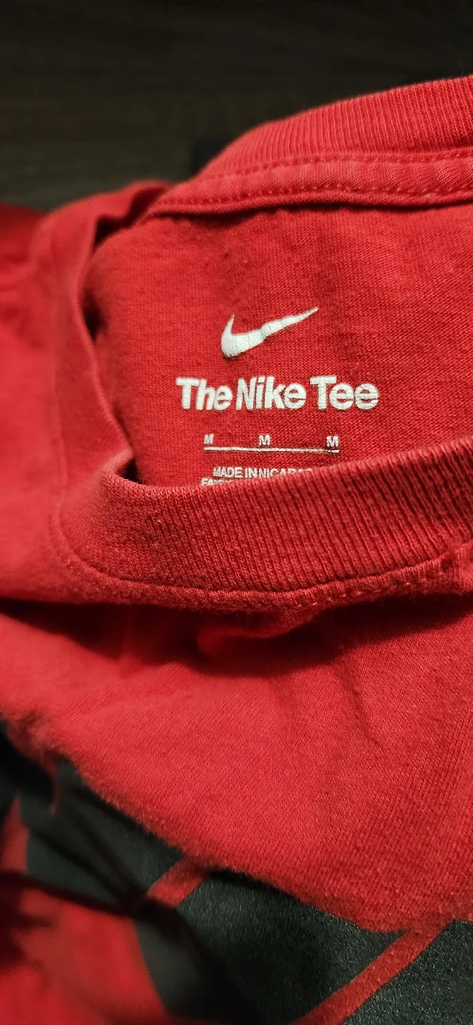 Nike Men's Red T-Shirt, Size Medium🏒 thumbnail