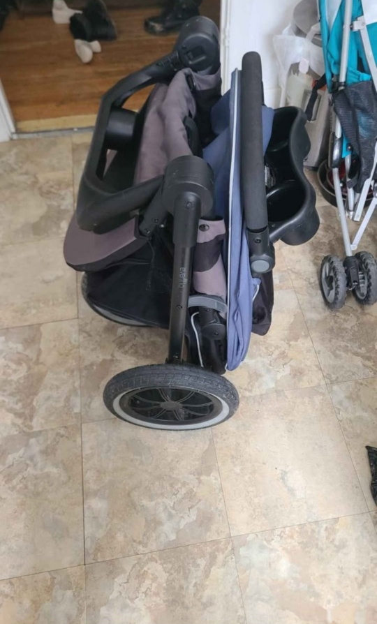 Evenflo Pivot stroller car seat combo - photo 5