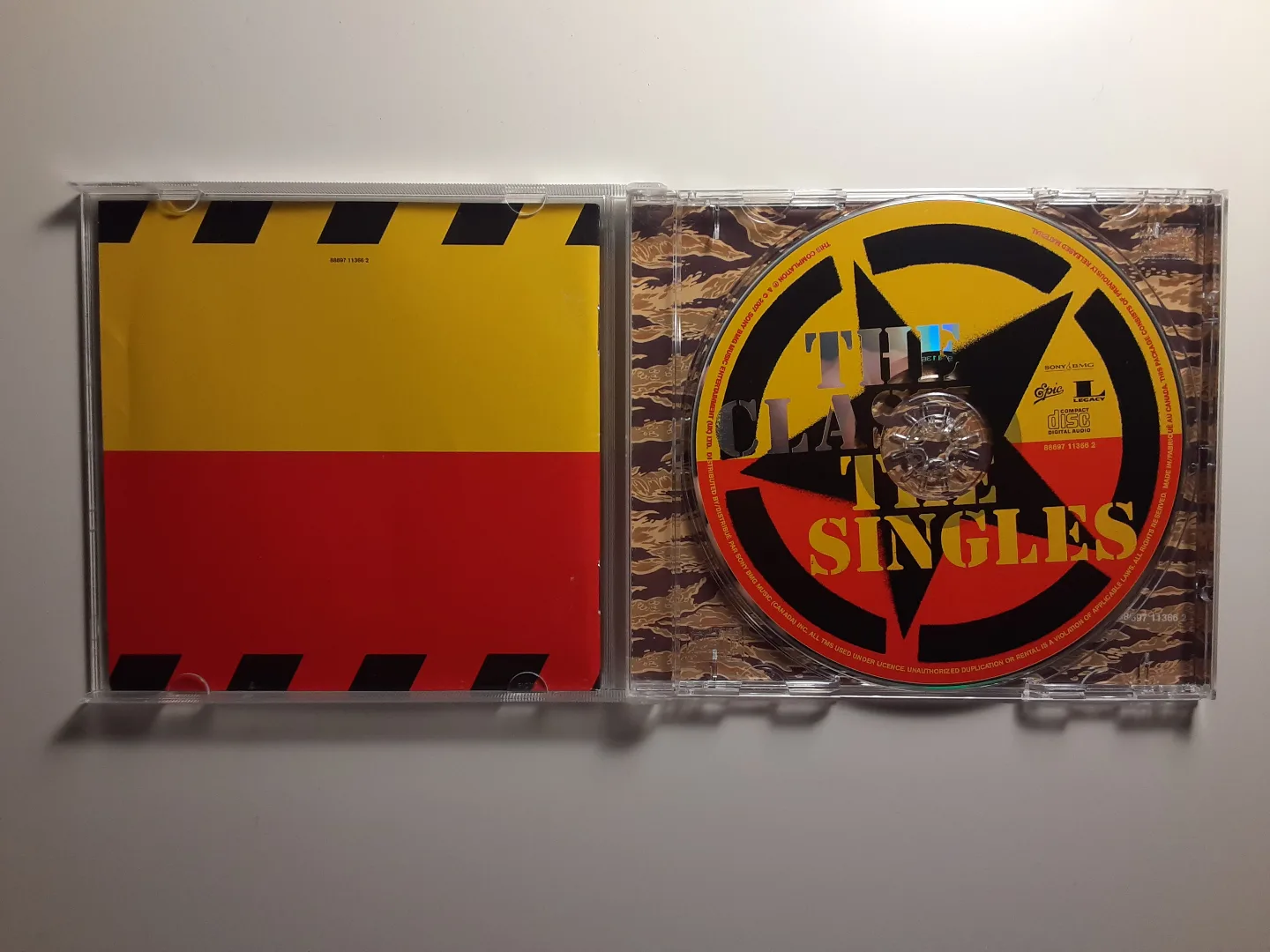 The Clash - The Singles | CD image indicator(2)