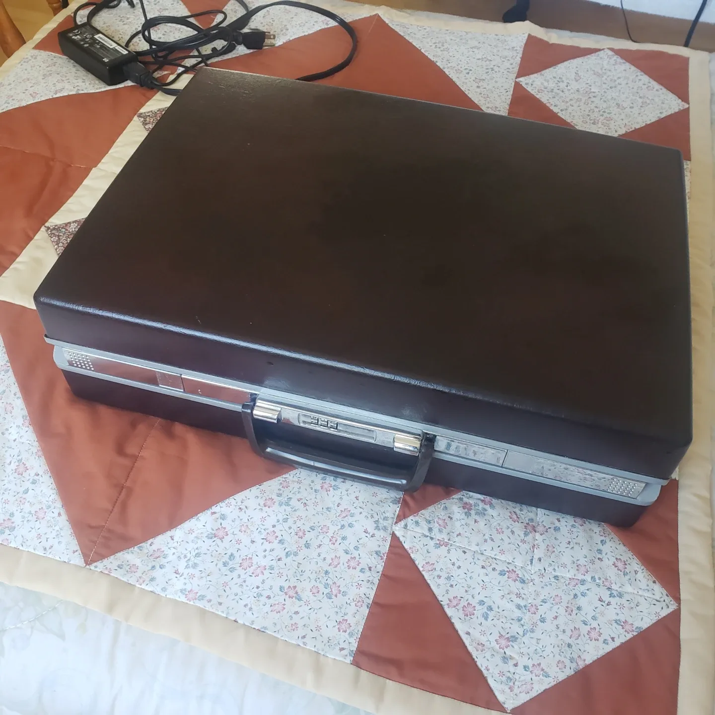 Samsonite vintage Brown Attache Case image indicator(3)